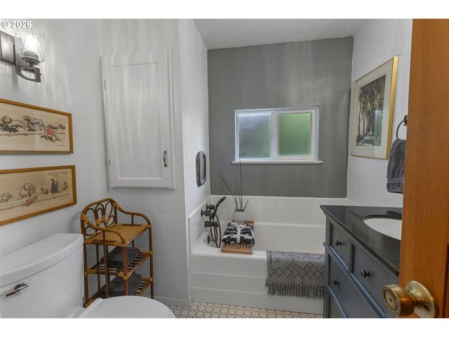 3540 16TH Ct, Salem, OR 97302