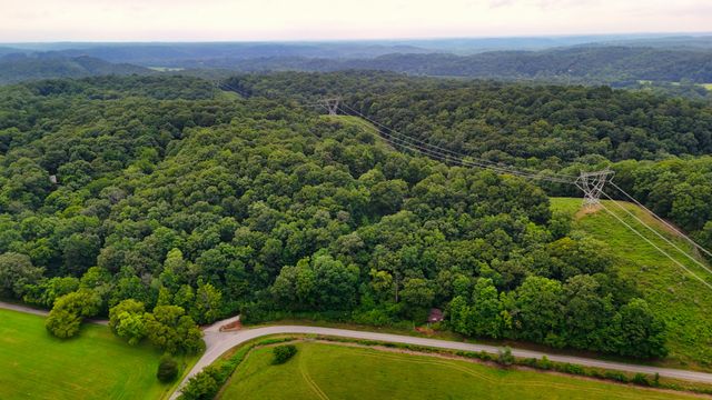 4 Cedar Hill Rd, White Bluff, TN 37187