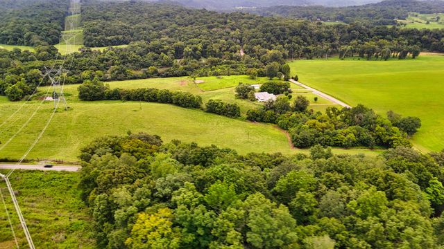 4 Cedar Hill Rd, White Bluff, TN 37187