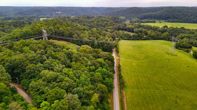 4 Cedar Hill Rd, White Bluff, TN 37187