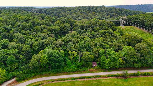 4 Cedar Hill Rd, White Bluff, TN 37187