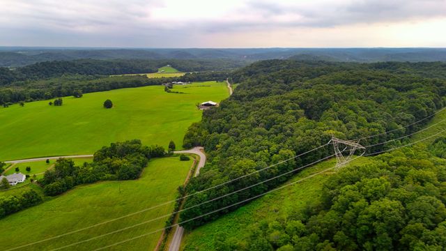 4 Cedar Hill Rd, White Bluff, TN 37187