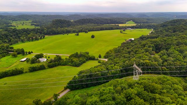 4 Cedar Hill Rd, White Bluff, TN 37187