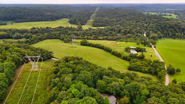 4 Cedar Hill Rd, White Bluff, TN 37187