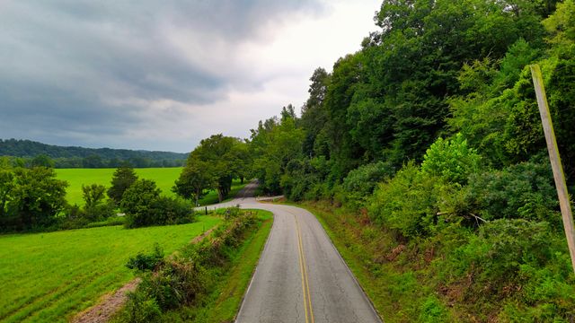 4 Cedar Hill Rd, White Bluff, TN 37187