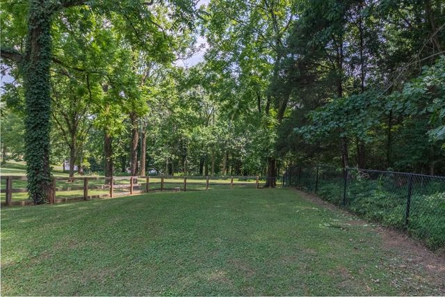 750 Lakehill Cir, Lewisburg, TN 37091