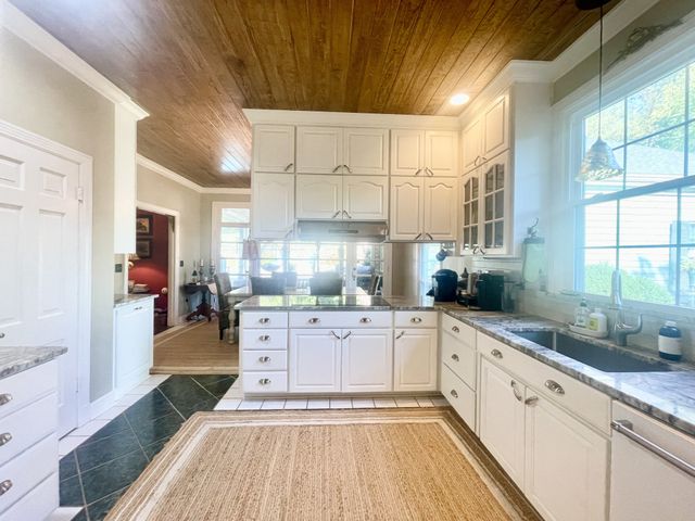 750 Lakehill Cir, Lewisburg, TN 37091