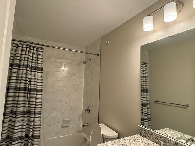 165 Cambridge Rd 17, Woburn, MA 01801