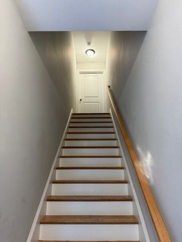 165 Cambridge Rd 17, Woburn, MA 01801