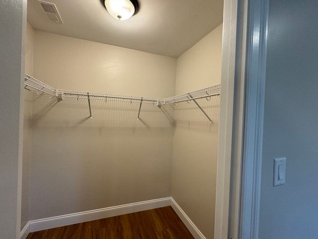 165 Cambridge Rd 17, Woburn, MA 01801