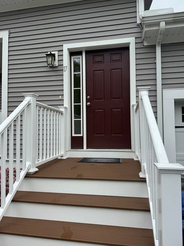 165 Cambridge Rd 17, Woburn, MA 01801