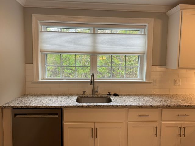 165 Cambridge Rd 17, Woburn, MA 01801