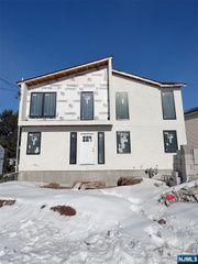 40 Franklin Avenue, Fairview, NJ 07022