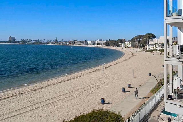 3828 Riviera Dr 2B, San Diego, CA 92109