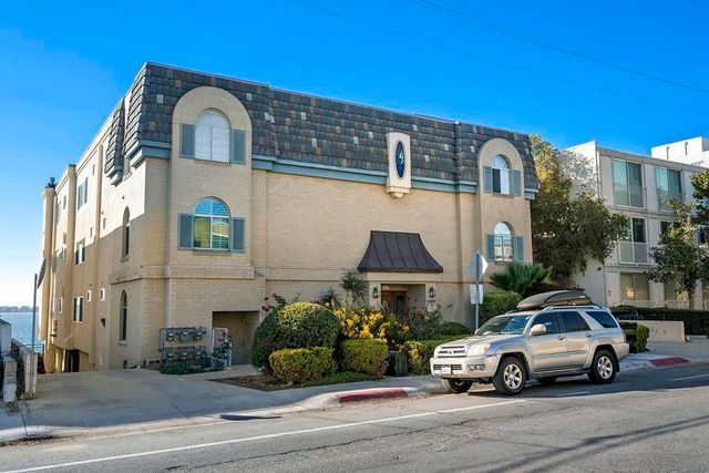 3828 Riviera Dr 2B, San Diego, CA 92109
