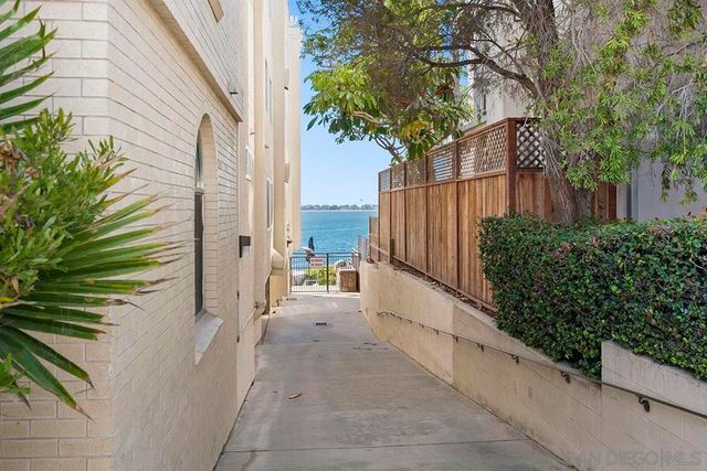3828 Riviera Dr 2B, San Diego, CA 92109