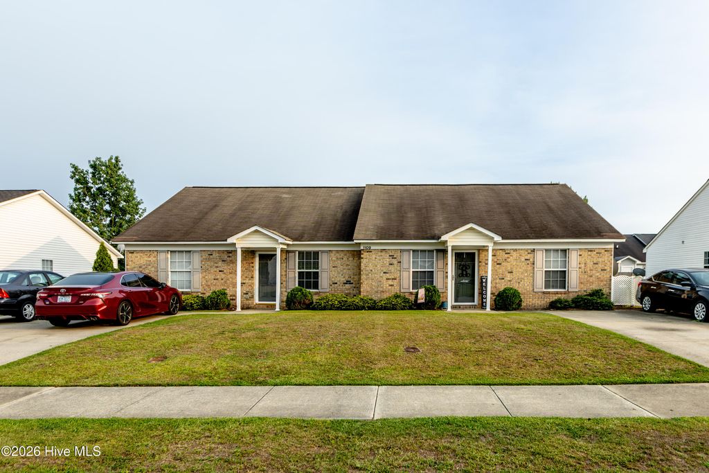 1109 Masters Lane, Greenville, NC 27834