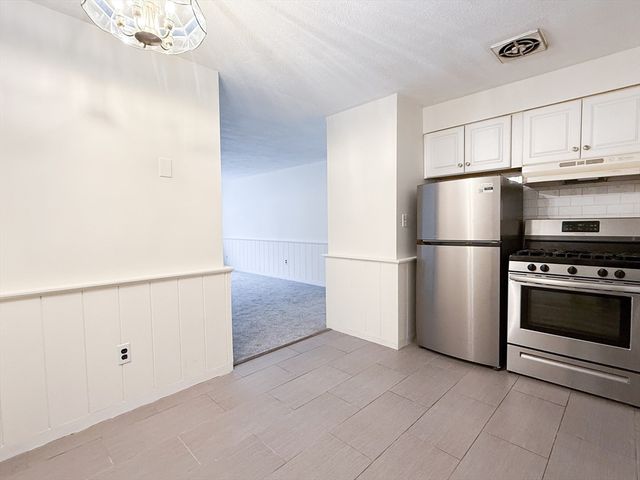 80 Walnut St 402, Canton, MA 02021