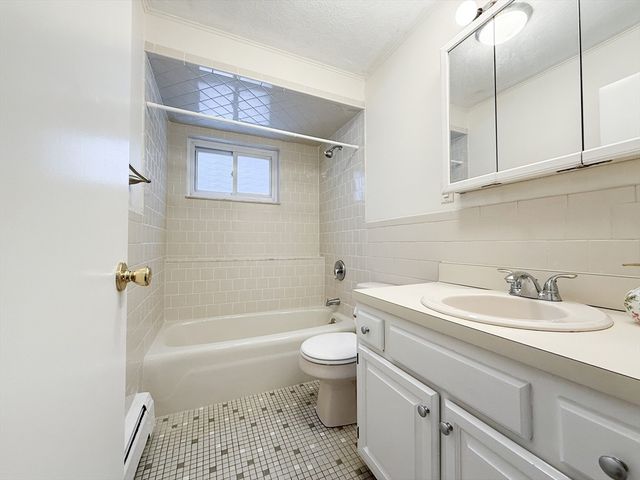 80 Walnut St 402, Canton, MA 02021