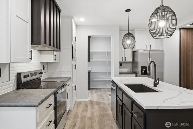 281 E McLane Drive, Shelton, WA 98584