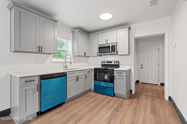 123 MCCALLMAN Road, Jacksonville, FL 32218