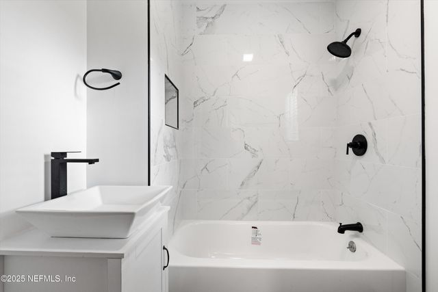 123 MCCALLMAN Road, Jacksonville, FL 32218