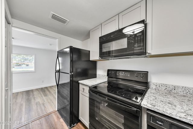 123 MCCALLMAN Road, Jacksonville, FL 32218