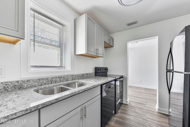 123 MCCALLMAN Road, Jacksonville, FL 32218