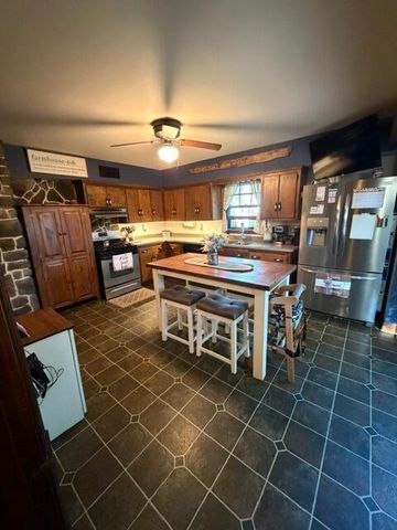 1177 Lakefield ROAD, Grafton, WI 53024