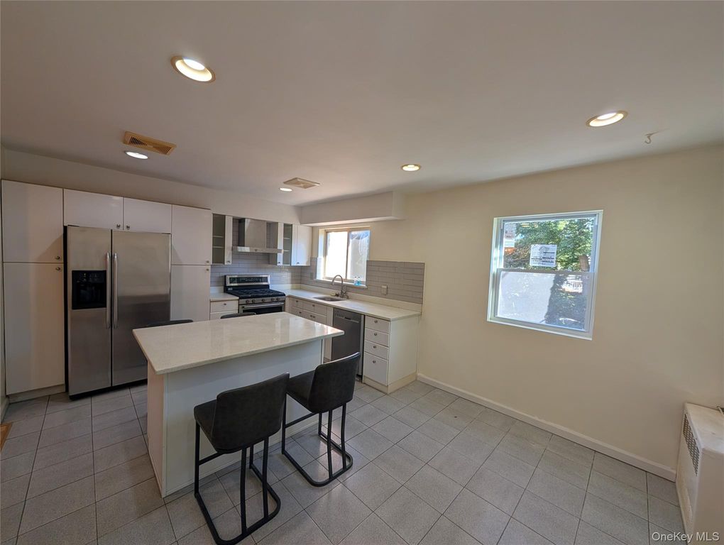 147-26 77th Road, Kew Garden Hills, NY 11367 — photo 4