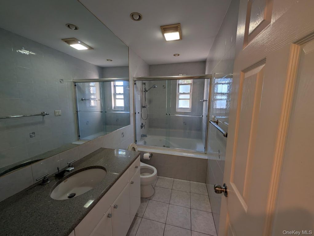 147-26 77th Road, Kew Garden Hills, NY 11367 — photo 5