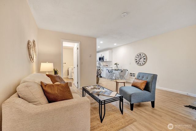 6581 137th Place NE #483, Redmond, WA 98052