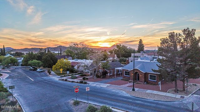715 E ROBINSON Avenue, El Paso, TX 79902