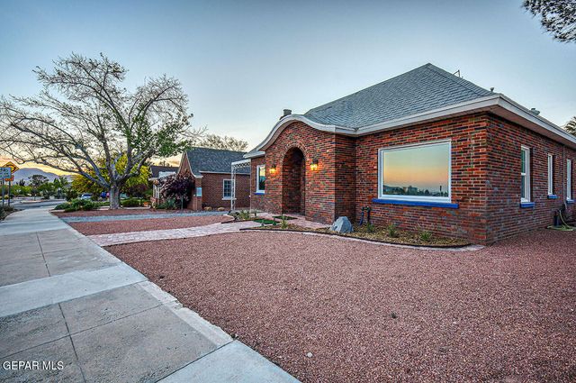 715 E ROBINSON Avenue, El Paso, TX 79902