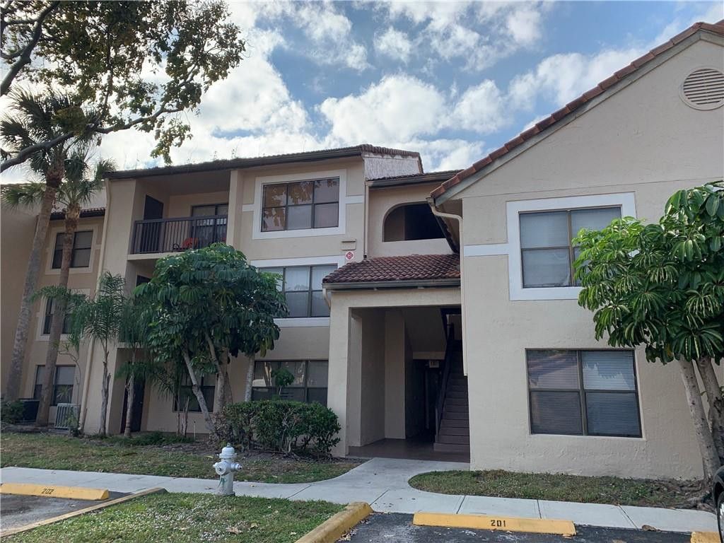 4341 W Mcnab Road 22, Pompano Beach, FL 33069