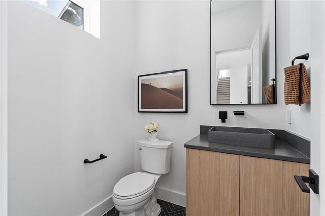 1030 W 24th Street C, Houston, TX 77008