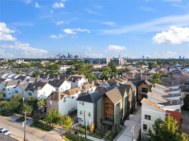 1030 W 24th Street C, Houston, TX 77008