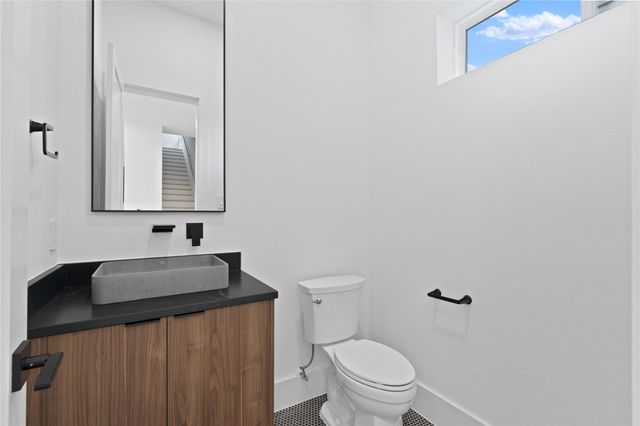 1030 W 24th Street C, Houston, TX 77008