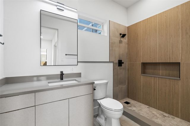 1030 W 24th Street C, Houston, TX 77008