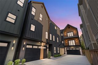 1030 W 24th Street C, Houston, TX 77008