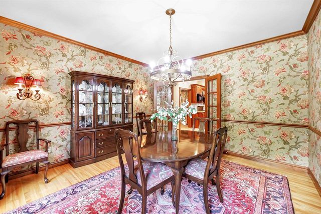 1071 THORNBERRY CREEK DRIVE, Hobart, WI 54155
