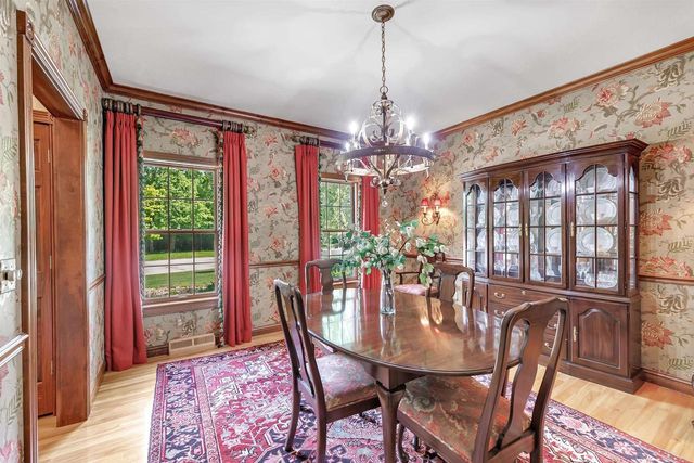 1071 THORNBERRY CREEK DRIVE, Hobart, WI 54155