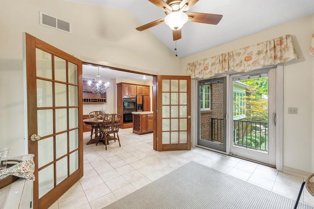 1071 THORNBERRY CREEK DRIVE, Hobart, WI 54155