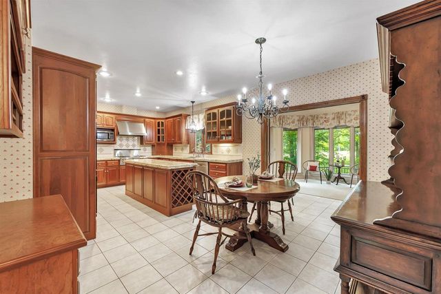1071 THORNBERRY CREEK DRIVE, Hobart, WI 54155