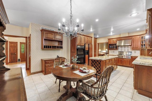 1071 THORNBERRY CREEK DRIVE, Hobart, WI 54155