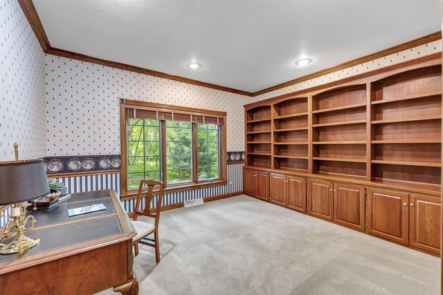 1071 THORNBERRY CREEK DRIVE, Hobart, WI 54155