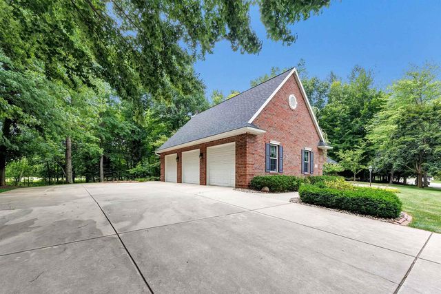 1071 THORNBERRY CREEK DRIVE, Hobart, WI 54155