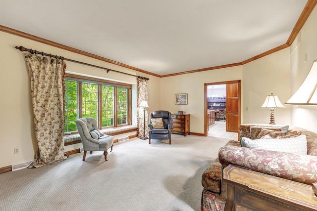 1071 THORNBERRY CREEK DRIVE, Hobart, WI 54155