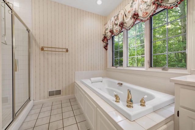 1071 THORNBERRY CREEK DRIVE, Hobart, WI 54155