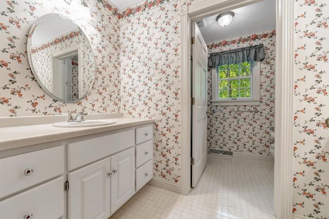 1071 THORNBERRY CREEK DRIVE, Hobart, WI 54155